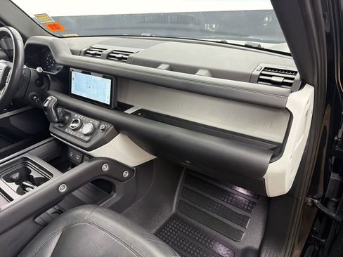 Used 2020 Land Rover Defender 110 HSE image 25