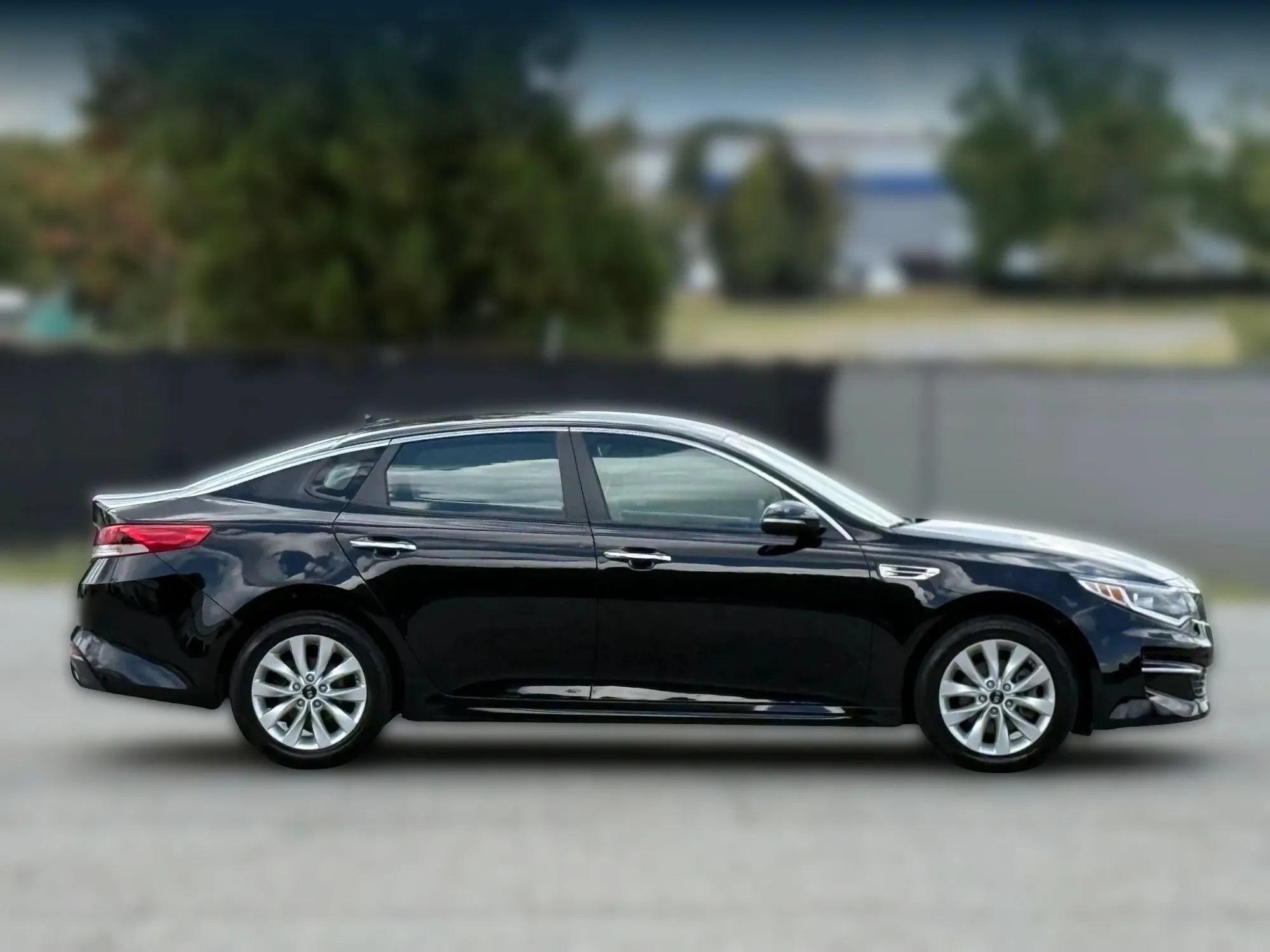 Used 2018 Kia Optima LX w/ 17" Alloy Wheels Package FWD image 7