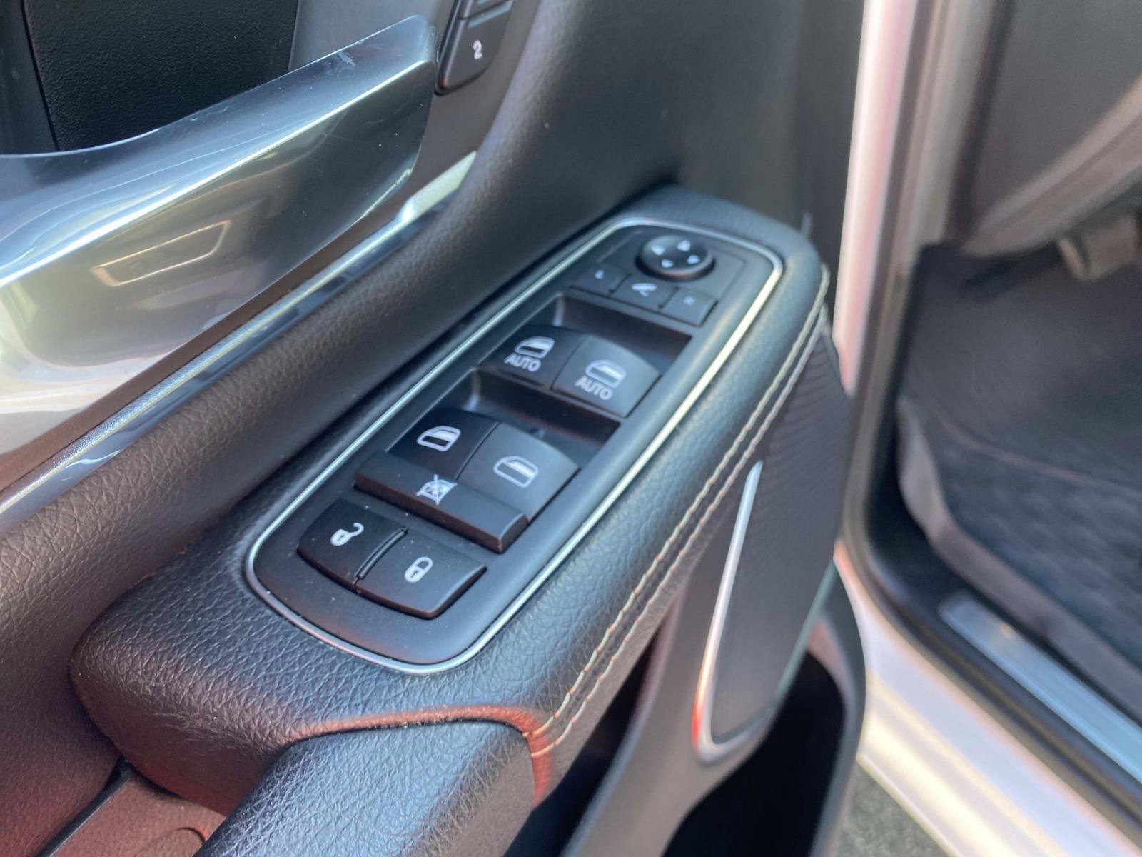 Used 2019 RAM 1500 Laramie AWD/4WD image 22