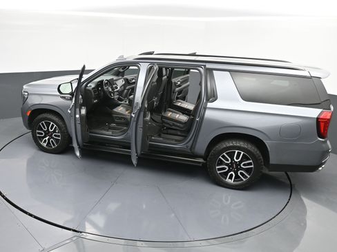Used 2022 GMC Yukon XL AT4 image 53