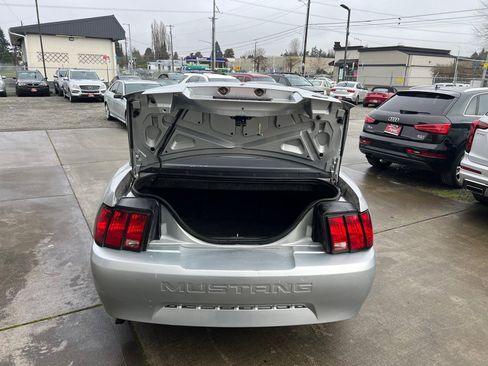 Used 2000 Ford Mustang Convertible image 15