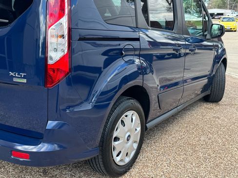 Used 2016 Ford Transit Connect XLT image 4