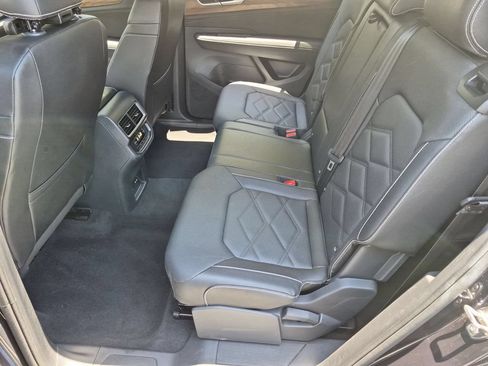 Used 2025 Volkswagen Atlas SE FWD image 27