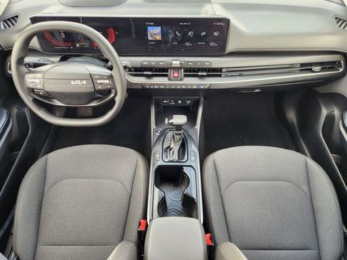 Used 2025 Kia K4 LXS image 25