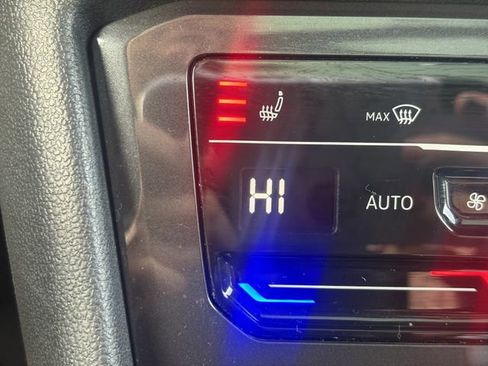 Used 2024 Volkswagen Tiguan SE R-Line image 23