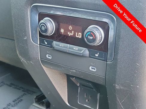 Used 2023 Chevrolet Tahoe Z71 w/ Luxury Package AWD/4WD image 23