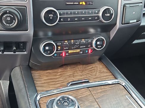 Used 2020 Ford Expedition Max Platinum image 28