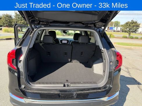 Used 2023 GMC Terrain SLT w/ Infotainment Package II FWD image 13