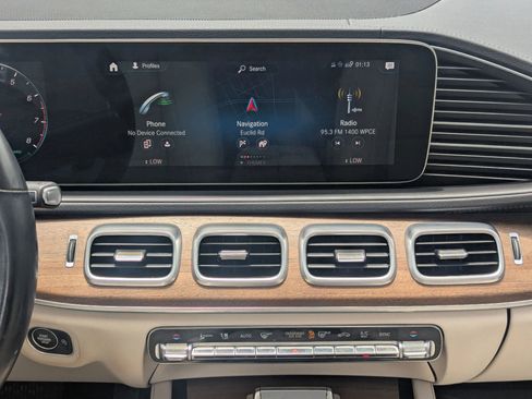 Used 2022 Mercedes-Benz GLS 450 4MATIC image 18