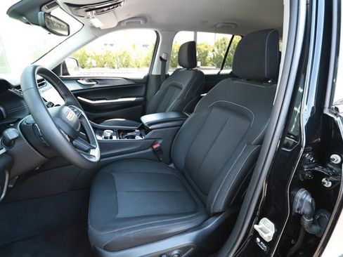 Certified 2023 Jeep Grand Cherokee L Laredo AWD/4WD image 25