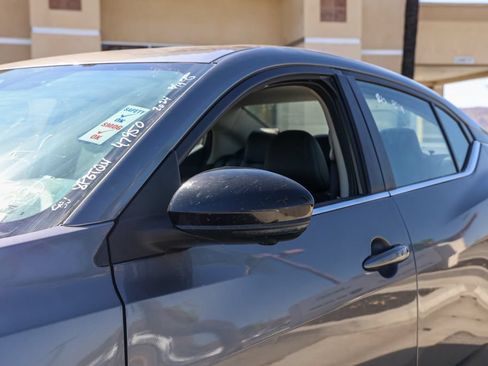 Used 2024 Nissan Sentra SR w/ SR Premium Package FWD image 12