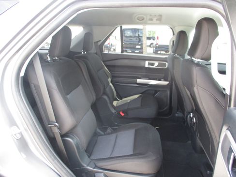 Certified 2022 Ford Explorer XLT AWD/4WD image 13