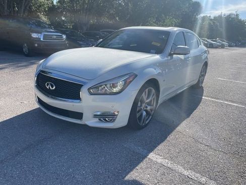 Used 2017 INFINITI Q70 L 3.7 w/ Deluxe Touring Package RWD image 5