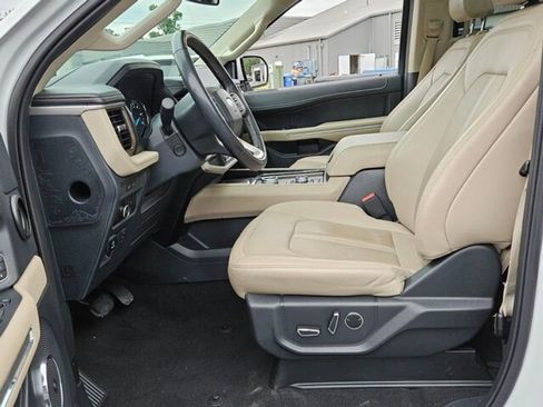 Used 2023 Ford Expedition Limited image 7