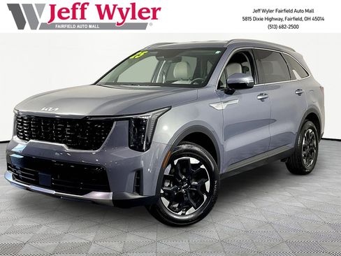 Certified 2025 Kia Sorento S AWD/4WD image 1