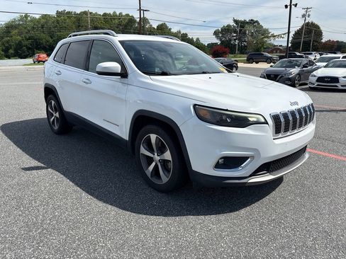 Used 2019 Jeep Cherokee Limited FWD image 9