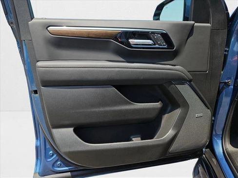 New 2025 Chevrolet Suburban High Country image 12