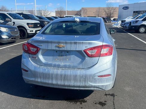 Used 2017 Chevrolet Cruze LT image 6
