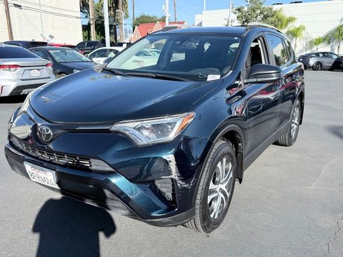 Used 2018 Toyota RAV4 LE image 2