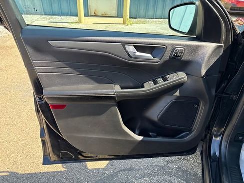 Used 2023 Ford Escape Active w/ Tech Pack #2 AWD/4WD image 8
