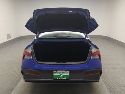 Used 2025 Hyundai Elantra SE FWD image 29