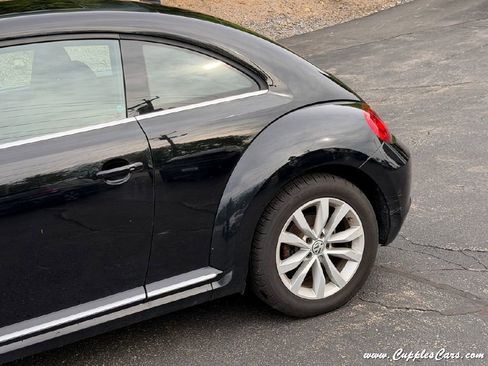 Used 2013 Volkswagen Beetle TDI FWD image 35