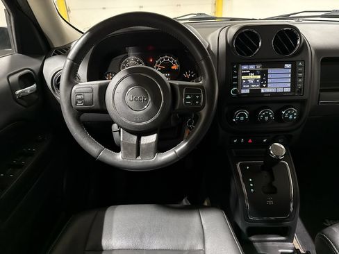 Used 2016 Jeep Patriot High Altitude AWD/4WD image 11
