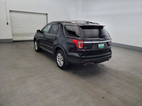 Used 2018 Ford Explorer XLT AWD/4WD image 5
