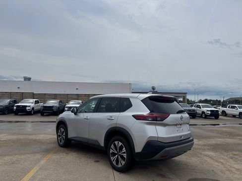 Used 2023 Nissan Rogue SV FWD image 14