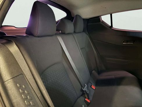 Used 2020 Toyota C-HR LE image 21