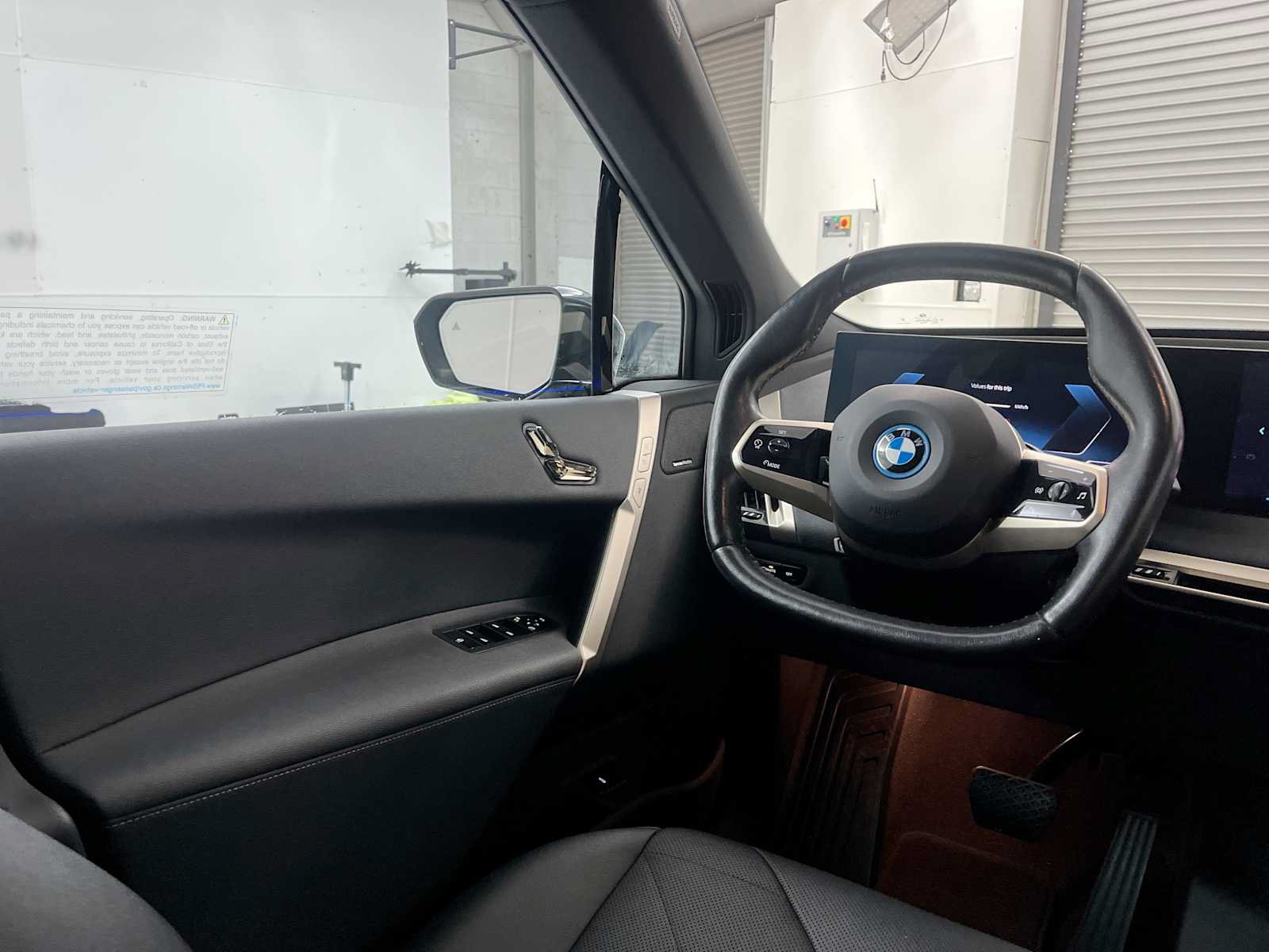 Used 2024 BMW iX xDrive50 w/ Convenience Package AWD/4WD image 15