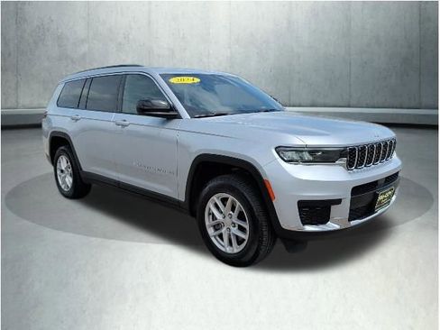 Used 2024 Jeep Grand Cherokee L Laredo AWD/4WD image 7