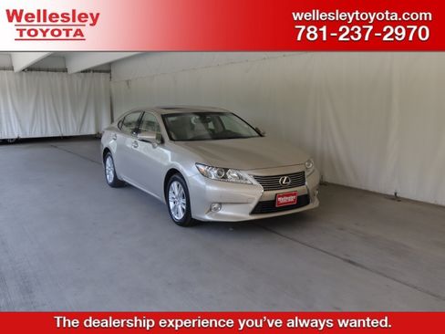 Used 2013 Lexus ES 350 w/ Luxury Pkg FWD image 1