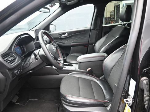 Used 2025 Ford Escape ST-Line AWD/4WD image 13