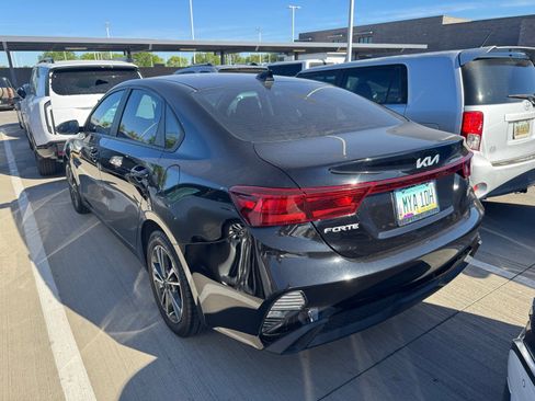 Certified 2022 Kia Forte LXS w/ LXS Technology Package image 3