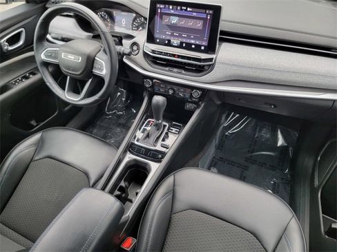 Certified 2022 Jeep Compass Latitude w/ Convenience Group image 39