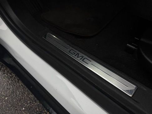 Used 2019 GMC Acadia SLT image 20