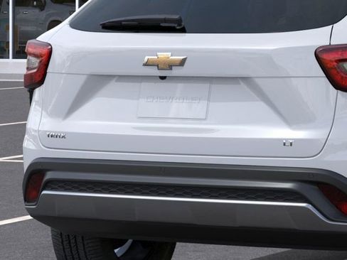 New 2026 Chevrolet Trax LT w/ Driver Confidence Package image 14