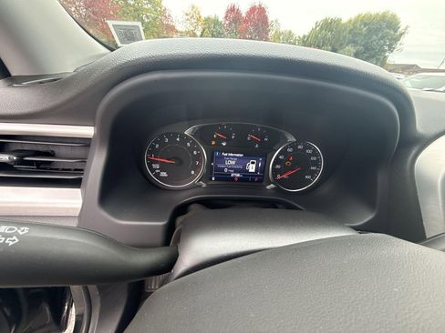 Certified 2023 GMC Acadia SLE w/ Driver Convenience Package image 17