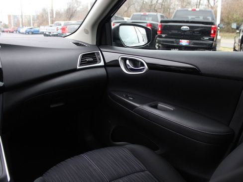 Used 2017 Nissan Sentra SV image 11