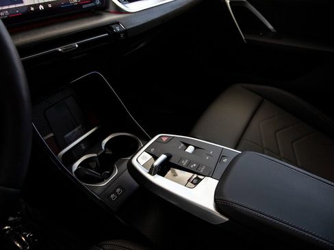 Certified 2025 BMW X1 xDrive28i w/ Technology Package image 17