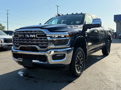 Used 2026 RAM 2500 Limited AWD/4WD image 3