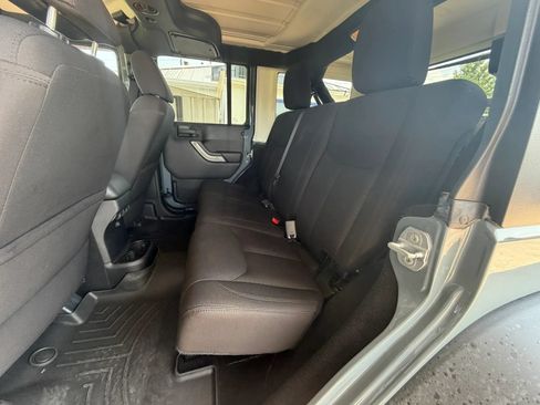 Used 2015 Jeep Wrangler Unlimited Sport w/ Quick Order Package 24S AWD/4WD image 18