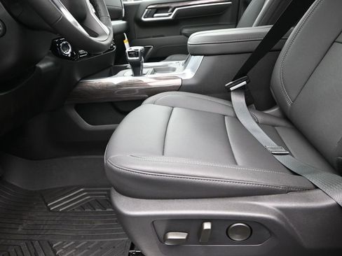 New 2026 Chevrolet Silverado 1500 LTZ w/ LTZ Premium Package image 13