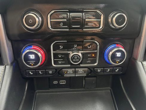 Used 2023 GMC Yukon XL SLT w/ SLT Premium Package image 22