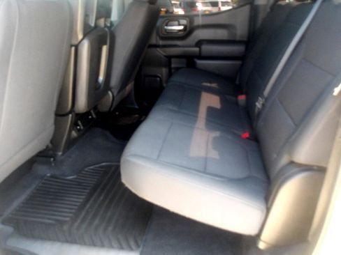 Used 2020 Chevrolet Silverado 1500 Custom w/ Custom Value Package image 17