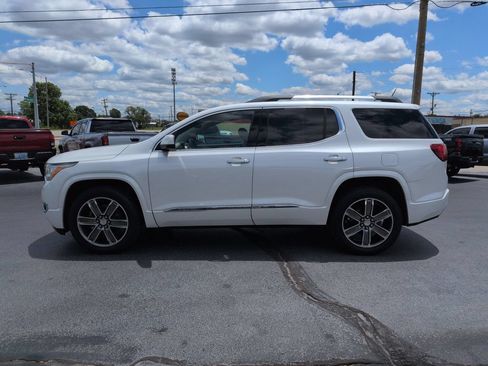 Used 2017 GMC Acadia Denali w/ Technology Package FWD image 2
