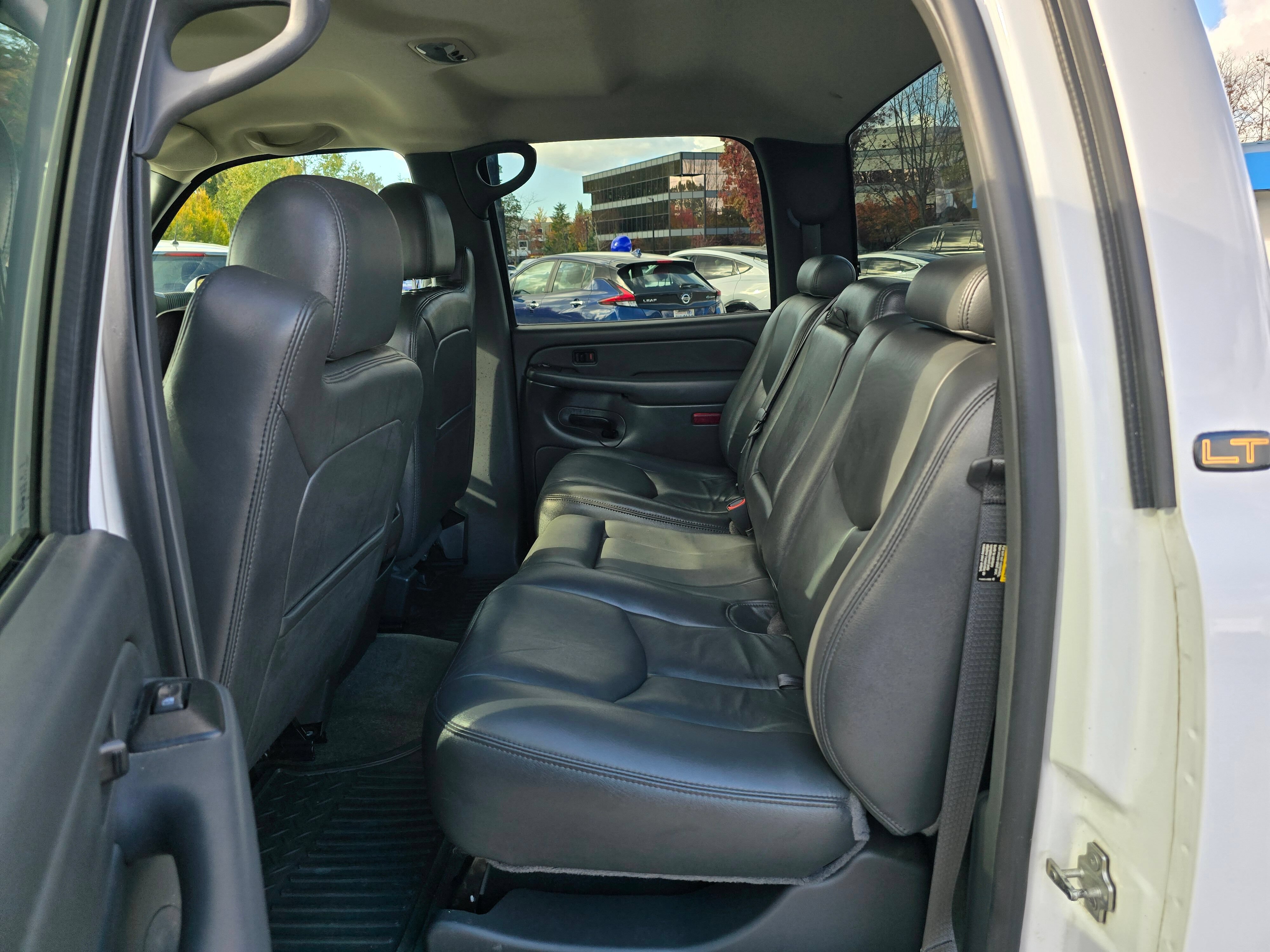Used 2005 Chevrolet Silverado 2500 LT w/ Heavy-Duty Power Package AWD/4WD image 17