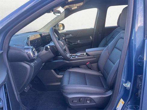 New 2026 Chevrolet Equinox LT w/ Convenience Package II image 9