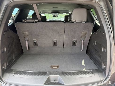 Used 2024 GMC Yukon SLT AWD/4WD image 27